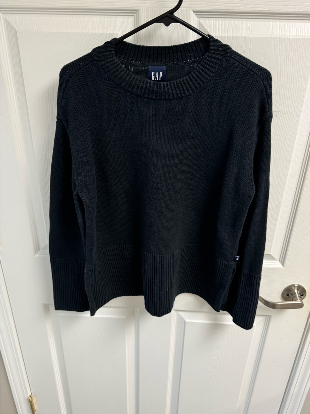 GAP Women's Navy-Black Ribbed Crewneck Sweater